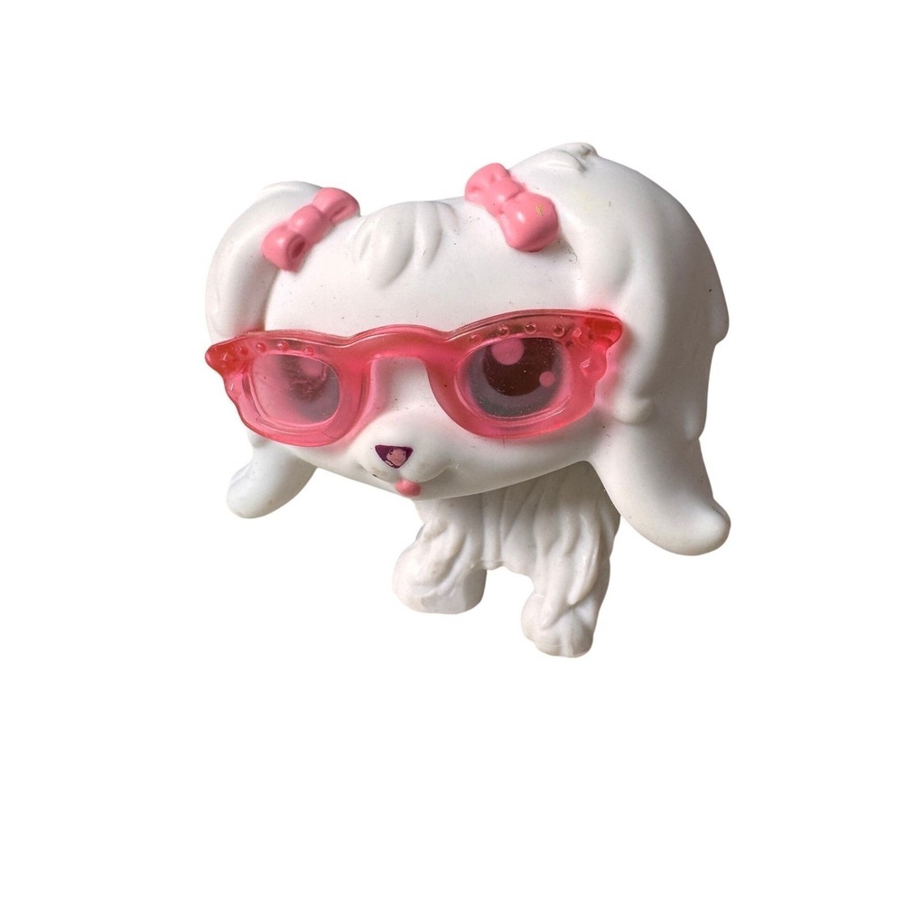 Littlest Pet Shop LPS #65 White Maltese Dog Puppy Pink Bow with pink chair
